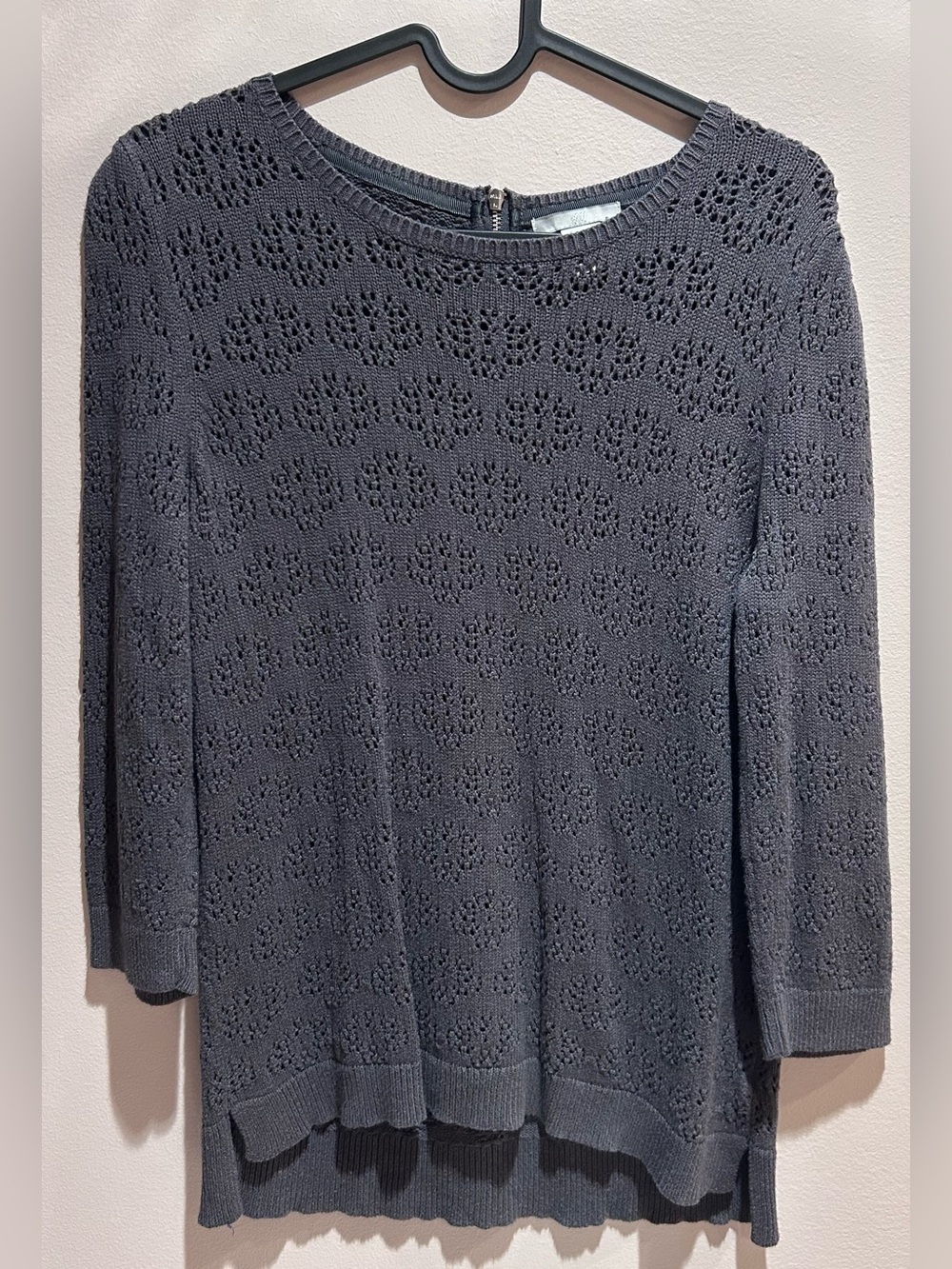 H&M Gray Pointelle Knit Sweater Long Sleeve Pullover Size Medium